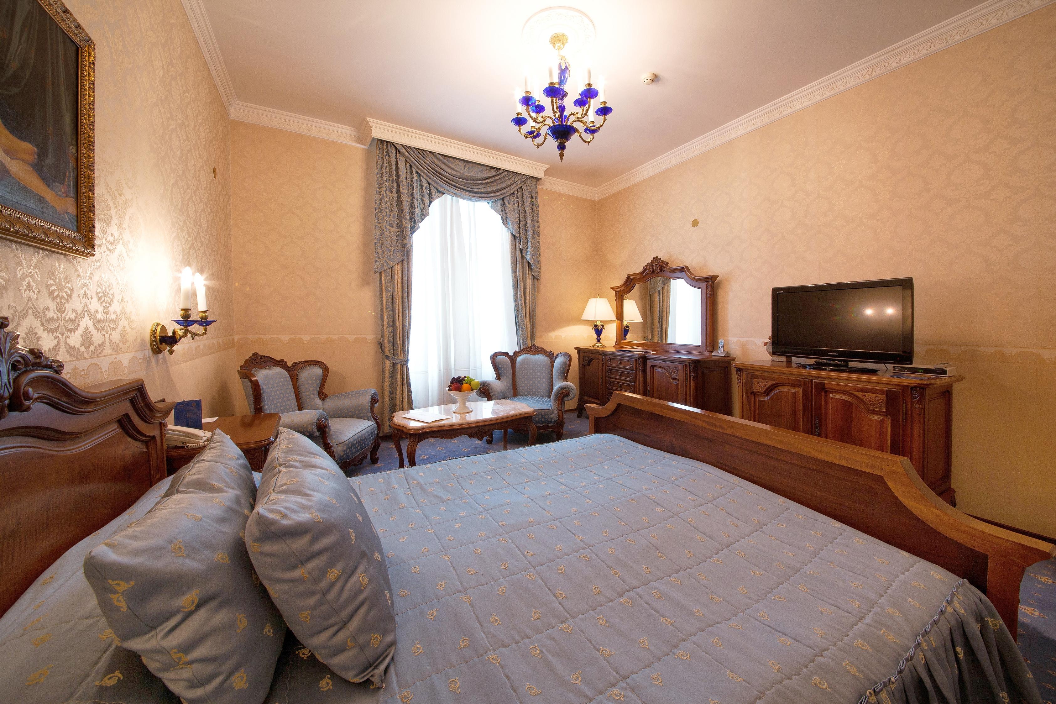 Grand Hotel London Varna Ngoại thất bức ảnh A room at the hotel