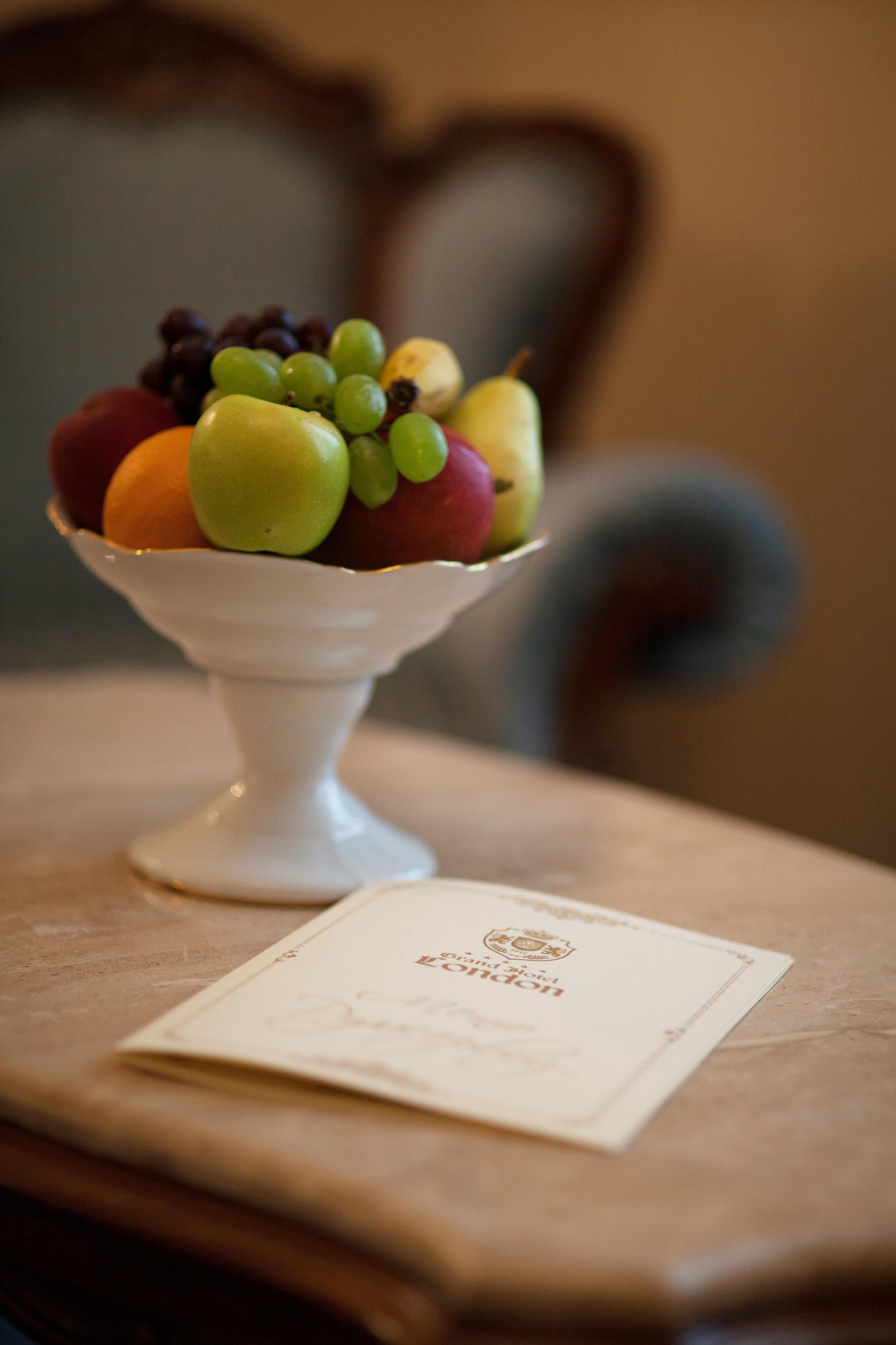 Grand Hotel London Varna Ngoại thất bức ảnh Fruit bowl