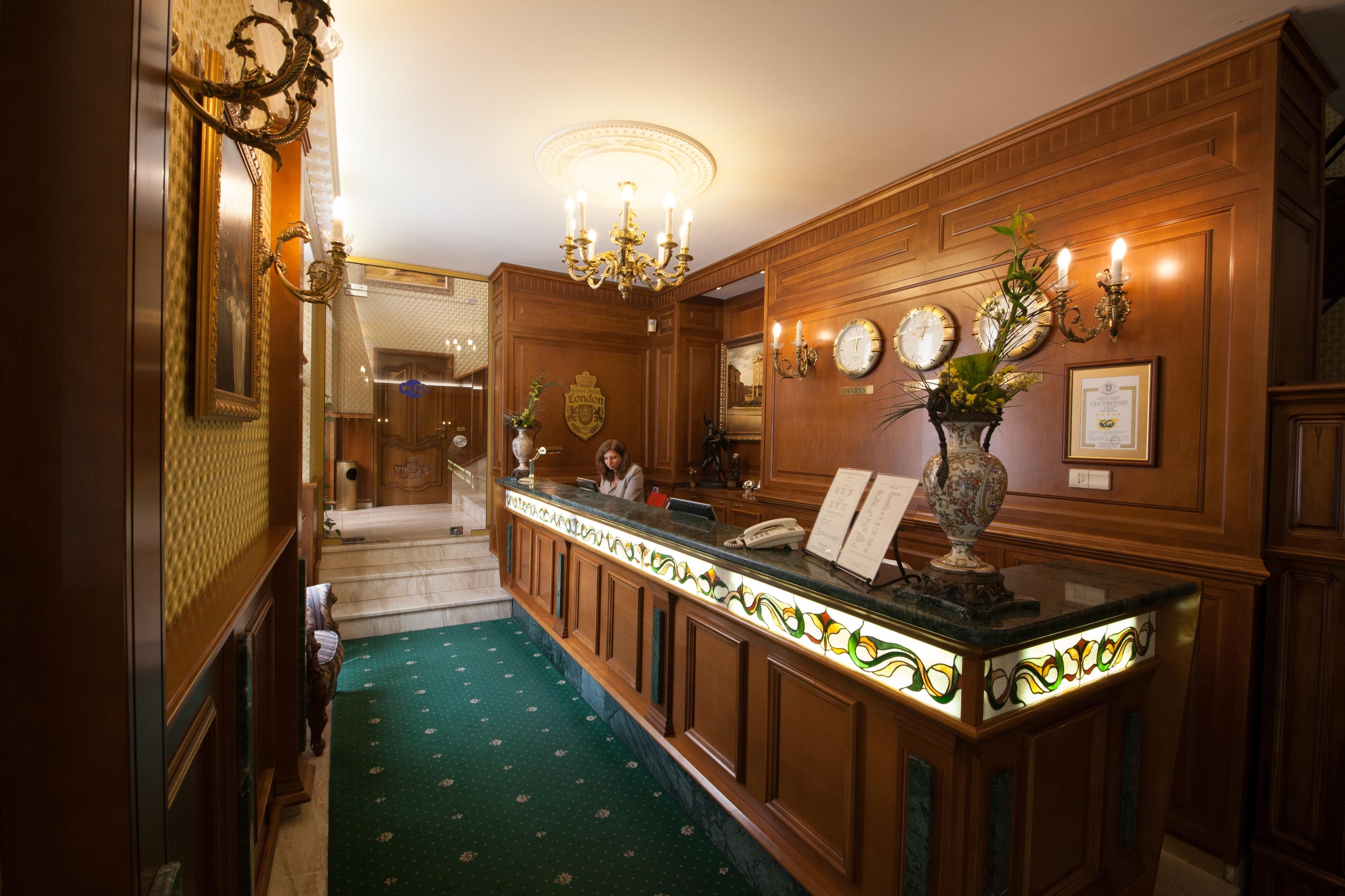 Grand Hotel London Varna Ngoại thất bức ảnh Reception