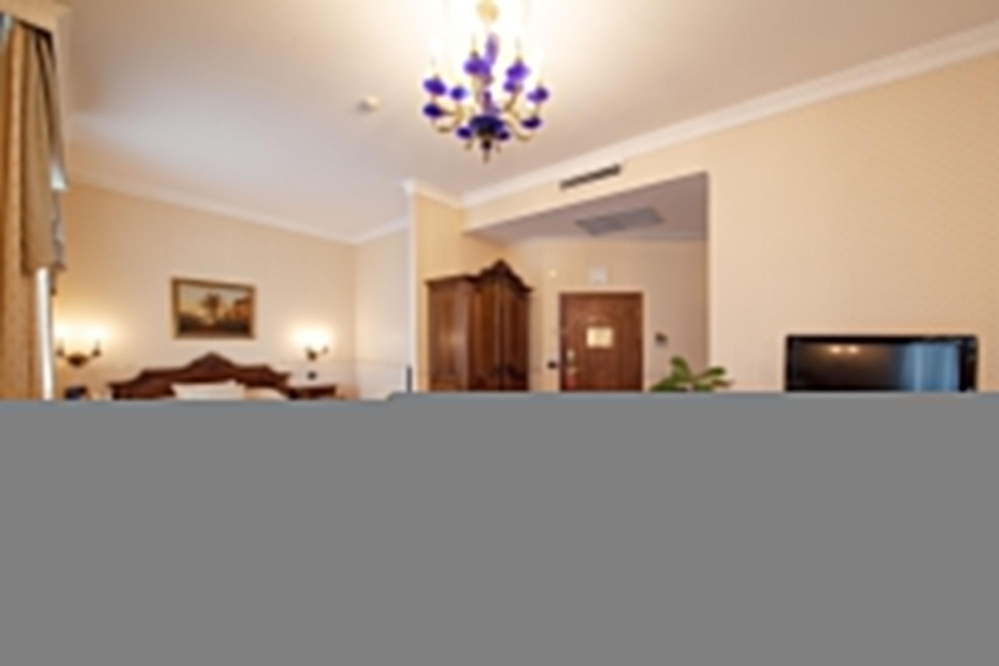 Grand Hotel London Varna Ngoại thất bức ảnh A room at the hotel